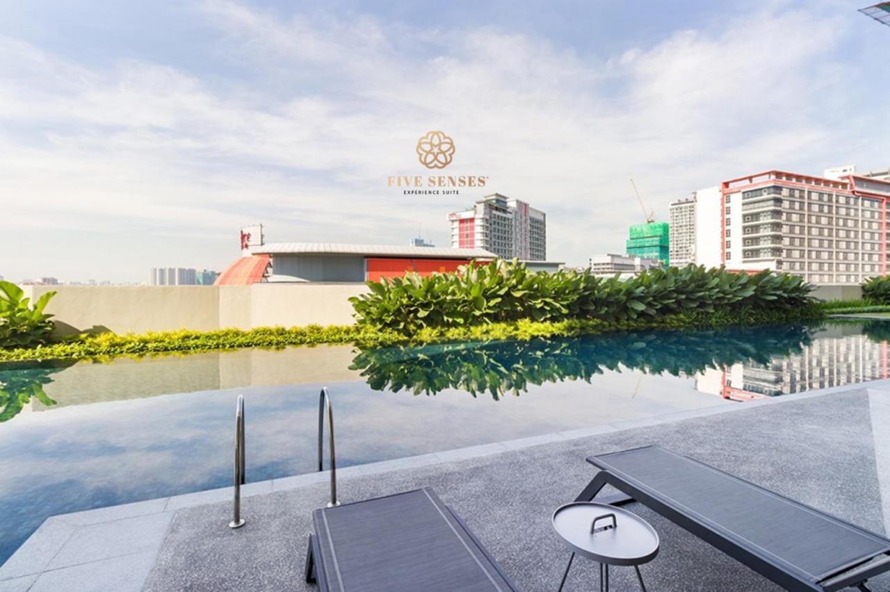 Una Serviced Apartment, Sunway Velocity Куала-Лумпур Экстерьер фото